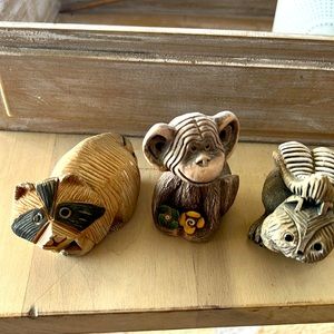 3 animal figurines.